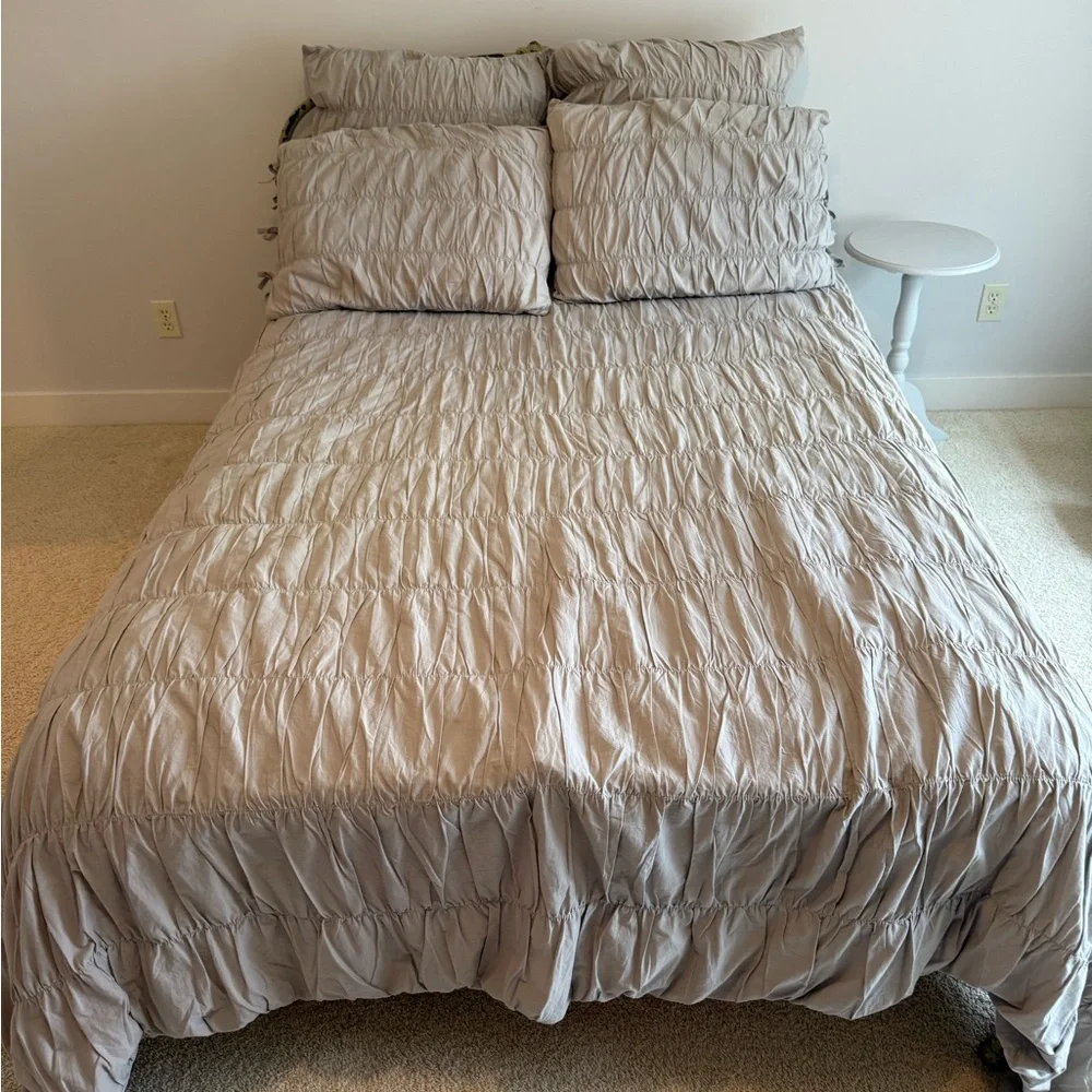 Pottery Barn Teen Elegant Rouched Gray Duvet & Shams